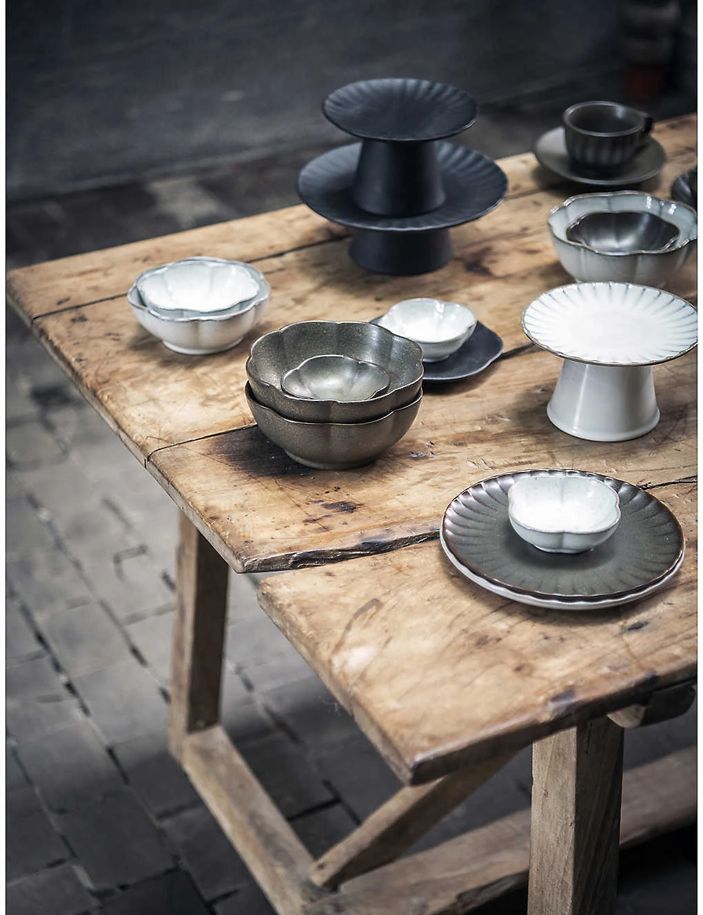 Serax Inku Stoneware Plate 27cm 2 Serax Inku Stoneware Plate 27cm - Image 2