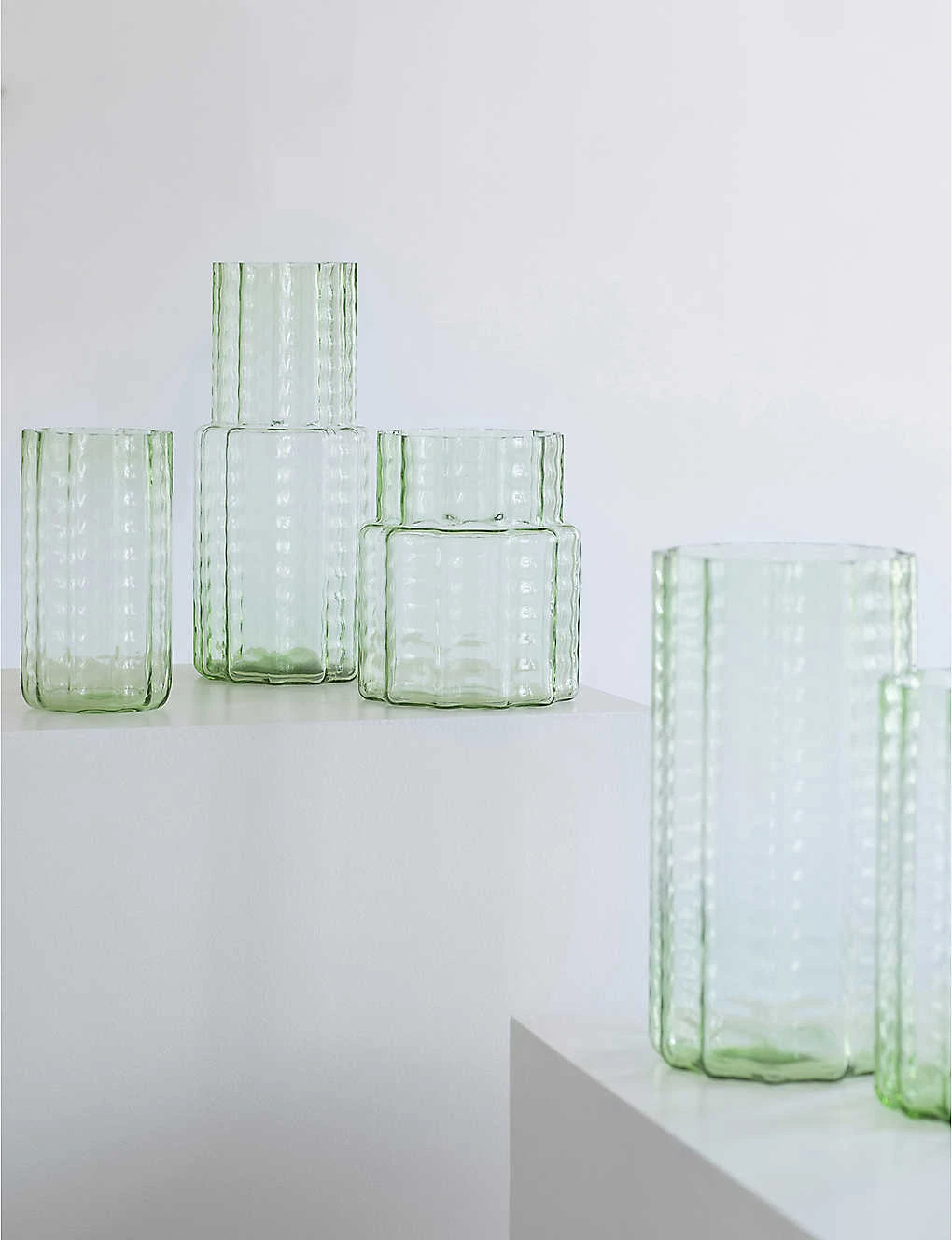 Serax Wave Class Vase 35cm 4 Serax Wave Class Vase 35cm - Image 4