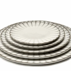 Serax INKU Plate White (S) -Serax Untitled design 2020 12 15T201511.561 1 03ff686f edba 43bb 8f94 d823dc653a98